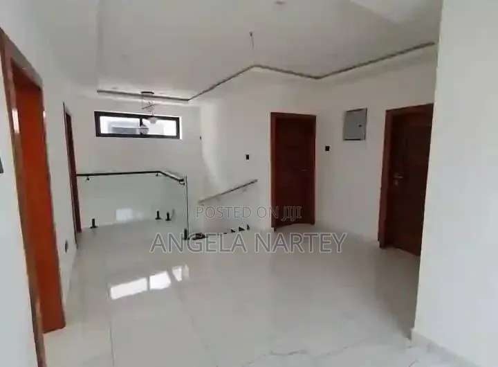 4bdrm House in Sakumono Estates for sale