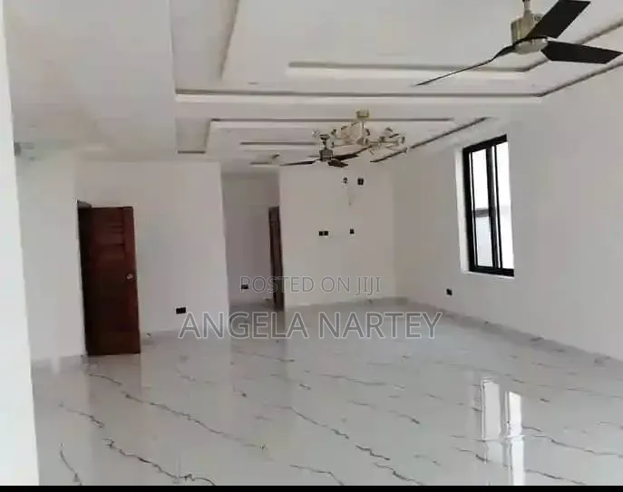 4bdrm House in Sakumono Estates for sale