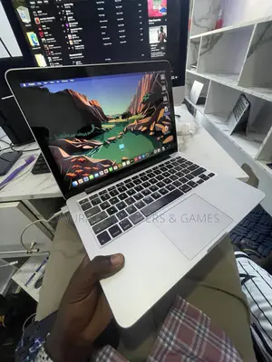 Laptop Apple MacBook Pro 2015 8GB Intel Core i5 SSD 512GB