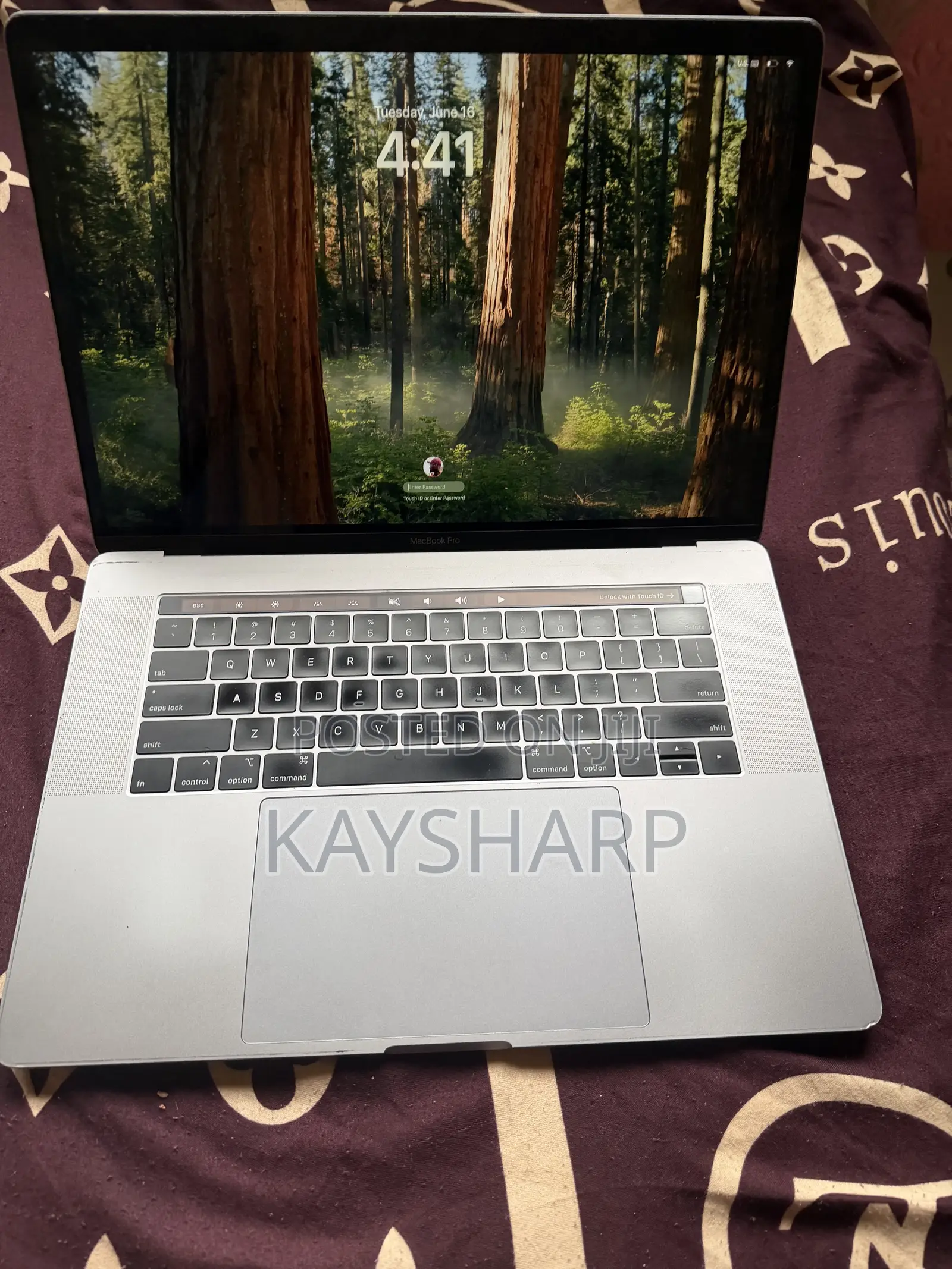 Laptop Apple MacBook Pro 2019 16GB Intel Core i7 SSD 256GB