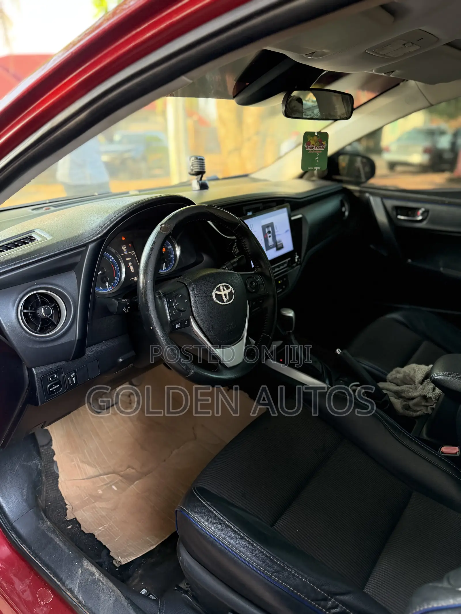 Toyota Corolla SE 4dr Sedan (1.8L 4cyl CVT) 2017 Red