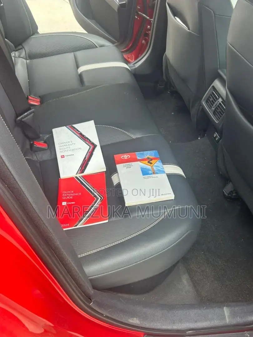Toyota Camry SE 2025 Red
