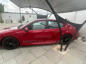 Toyota Camry SE 2025 Red