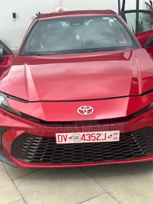 Toyota Camry SE 2025 Red