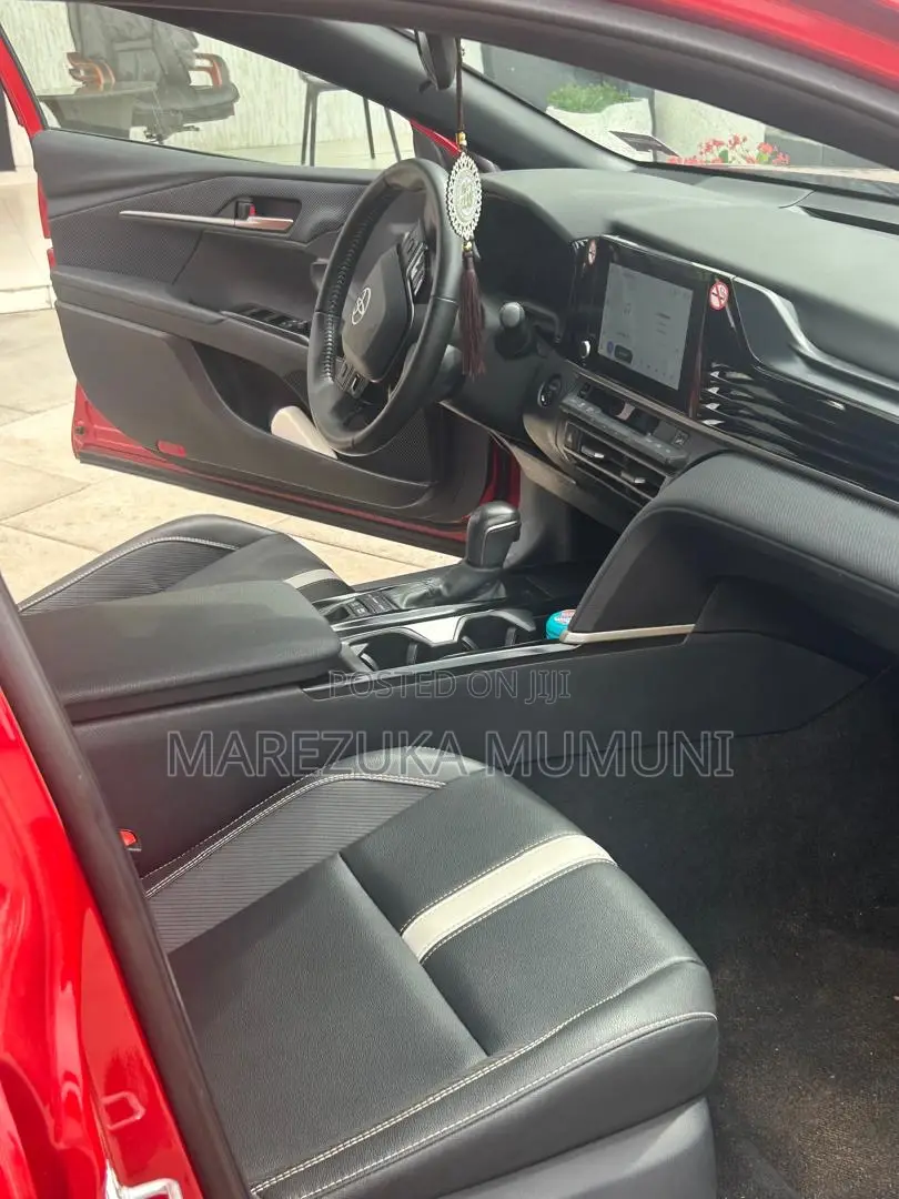 Toyota Camry SE 2025 Red
