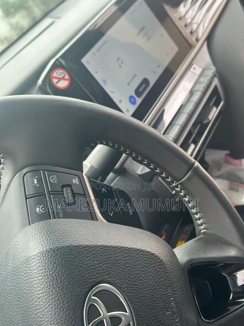 Toyota Camry SE 2025 Red