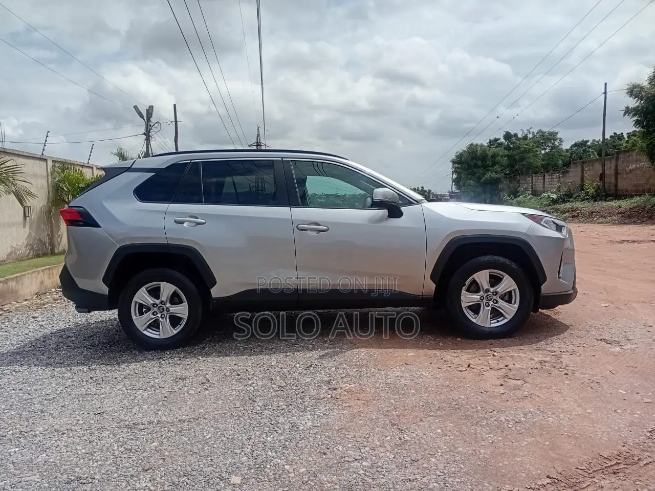Toyota RAV4 XLE FWD 2020 Silver