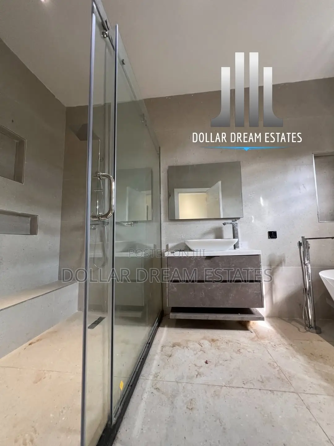 4bdrm Townhouse / Terrace in Airport Residential Area for rent