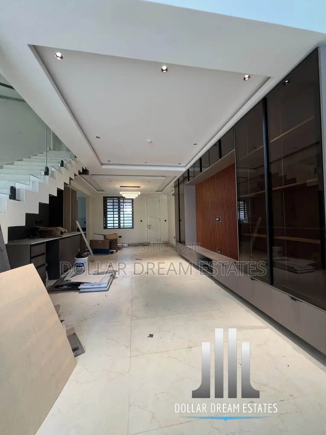 4bdrm Townhouse / Terrace in Airport Residential Area for rent