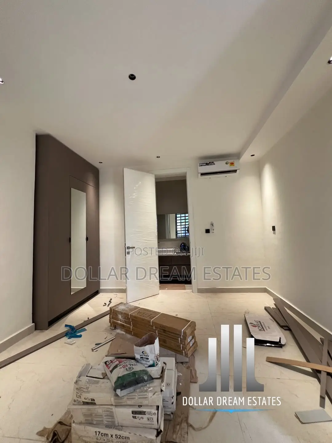 4bdrm Townhouse / Terrace in Airport Residential Area for rent