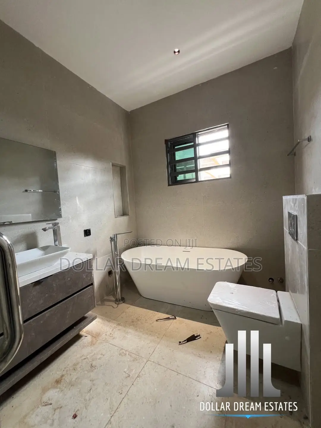 4bdrm Townhouse / Terrace in Airport Residential Area for rent