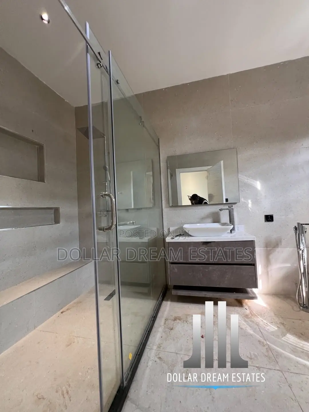 4bdrm Townhouse / Terrace in Airport Residential Area for rent