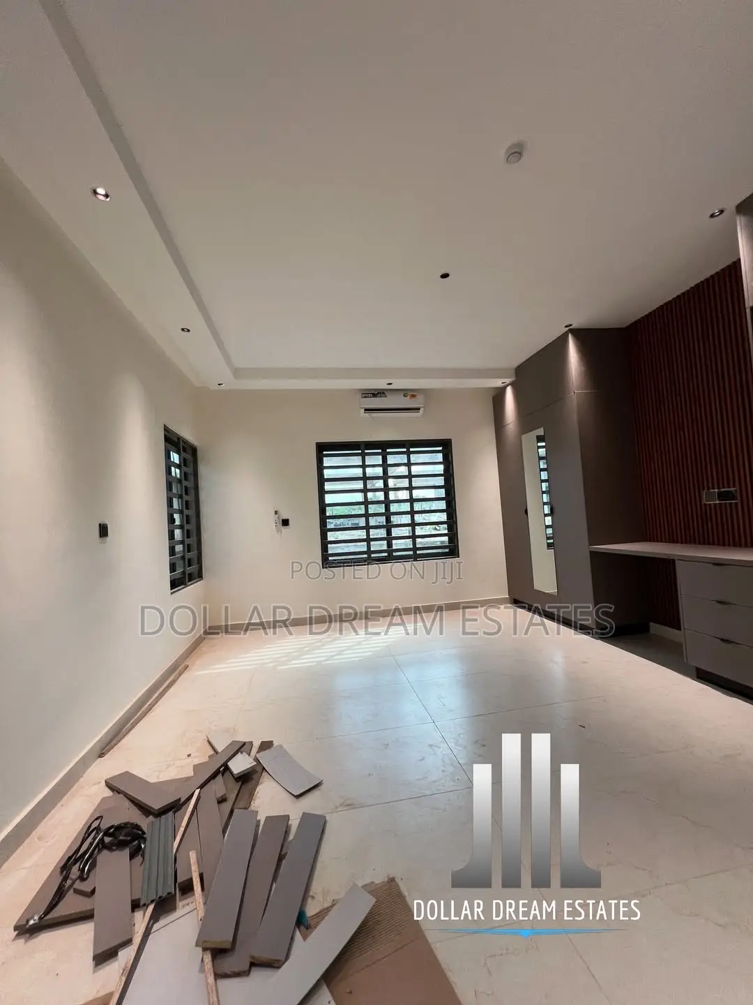 4bdrm Townhouse / Terrace in Airport Residential Area for rent