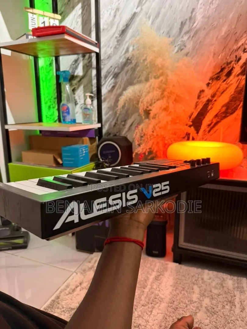  Røde Nt1 + Alesis V25 Studio Bundle | Pro Recording Setup