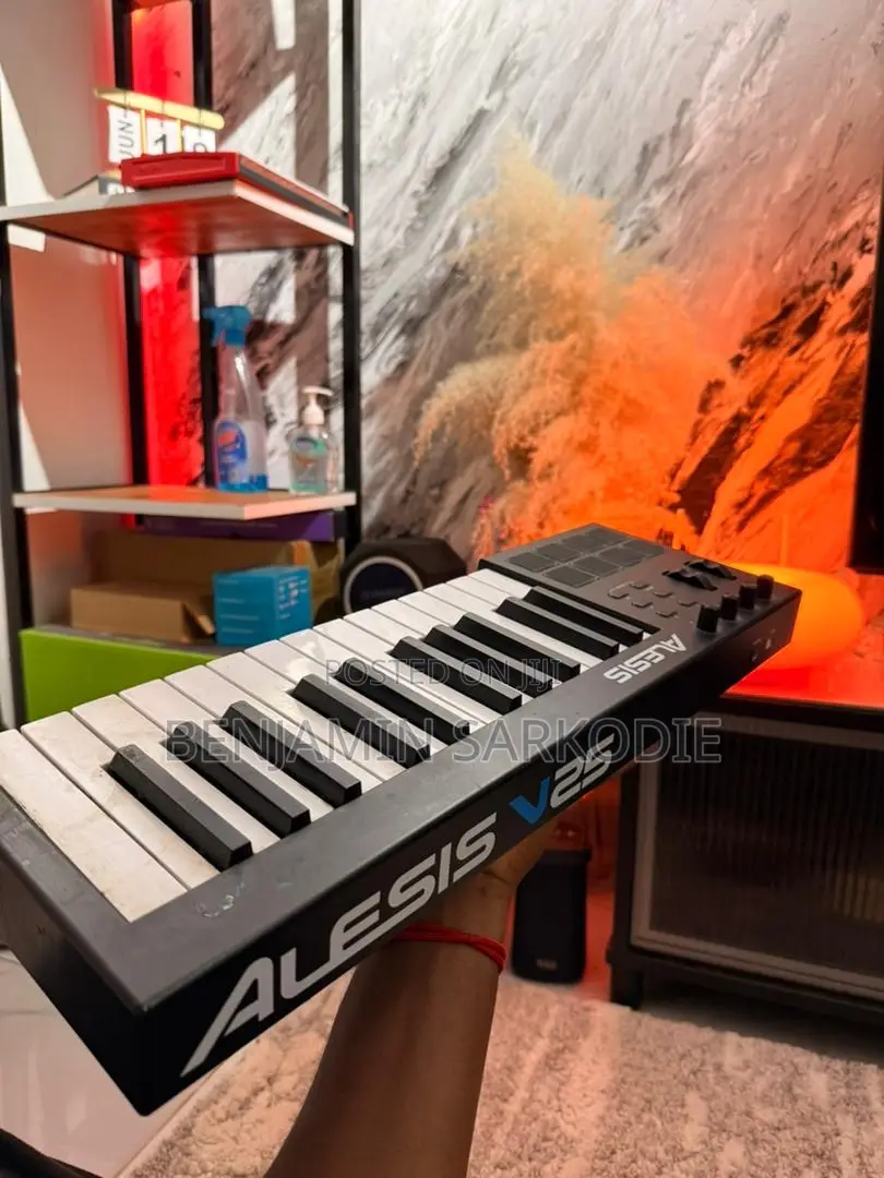  Røde Nt1 + Alesis V25 Studio Bundle | Pro Recording Setup