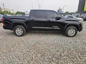 Toyota Tundra 2023 Black