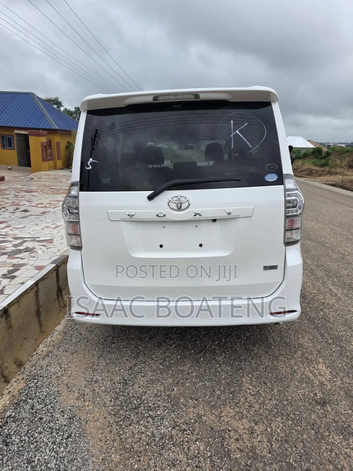 Toyota Voxy 2011 White