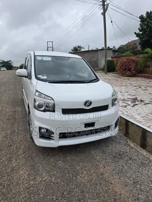 Toyota Voxy 2011 White
