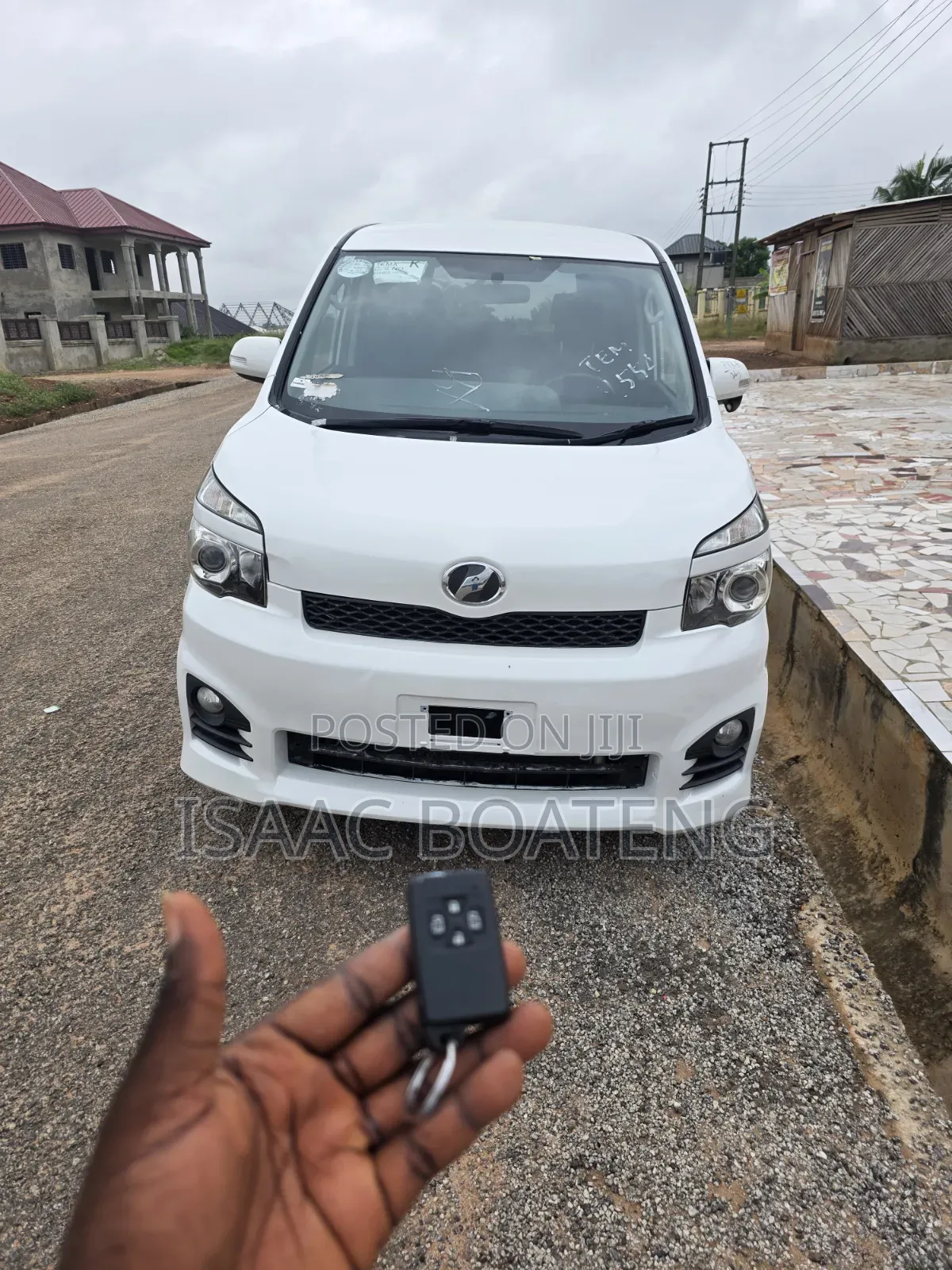 Toyota Voxy 2011 White