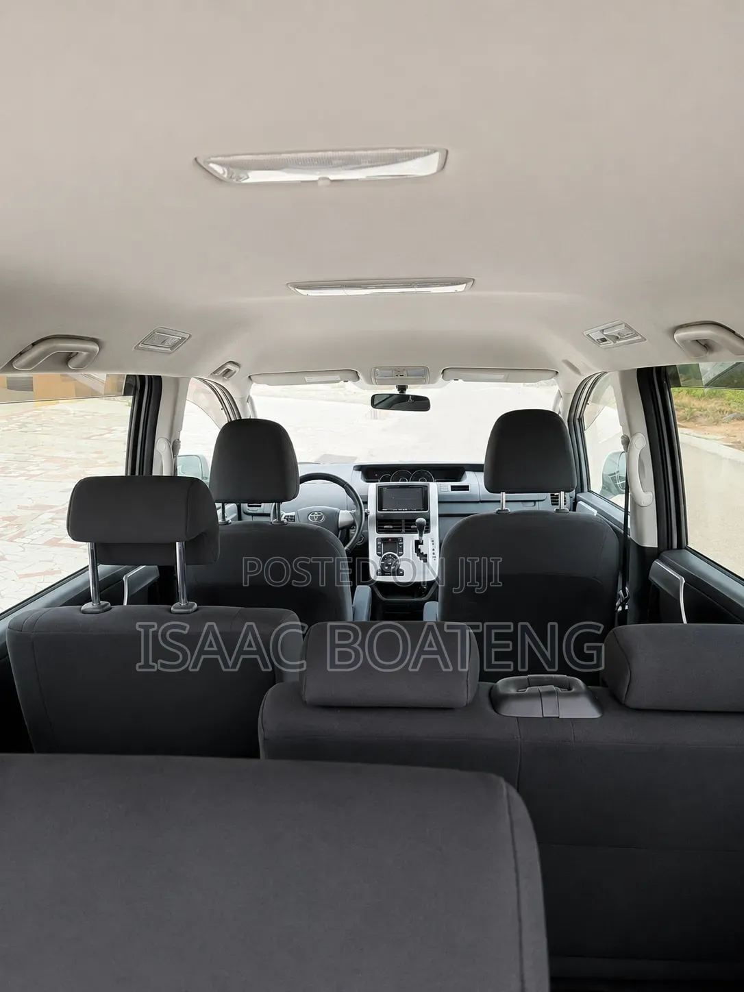 Toyota Voxy 2011 White