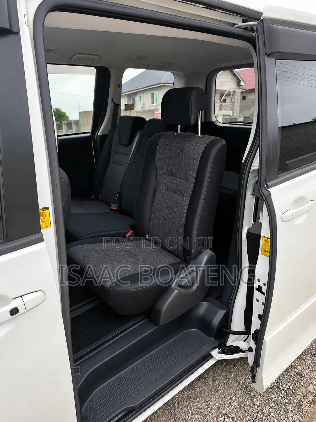 Toyota Voxy 2011 White