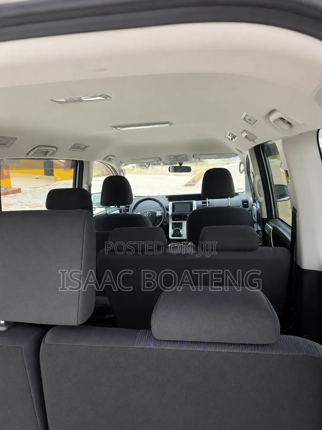 Toyota Voxy 2011 White