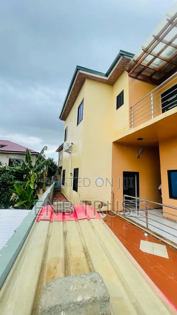 4bdrm Duplex in Kwabenya, Ga East Municipal for sale