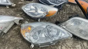 Toyota Matrix 2005 Headlight Pair