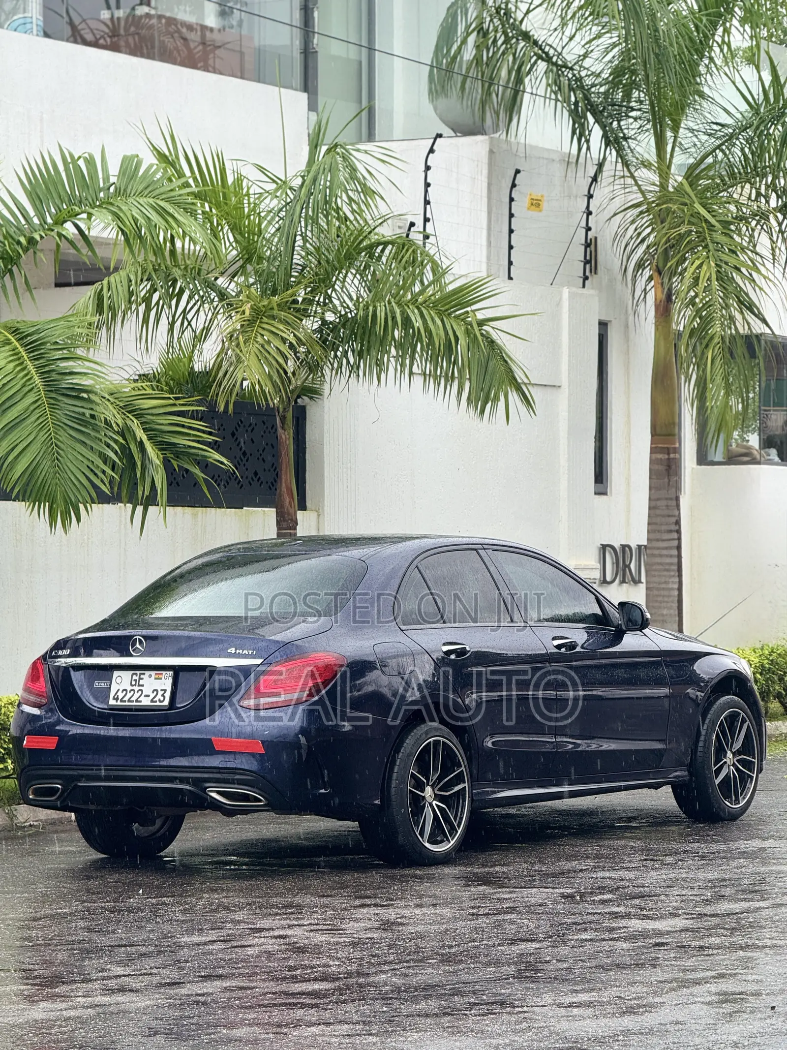 Mercedes-Benz C300 2020 Blue