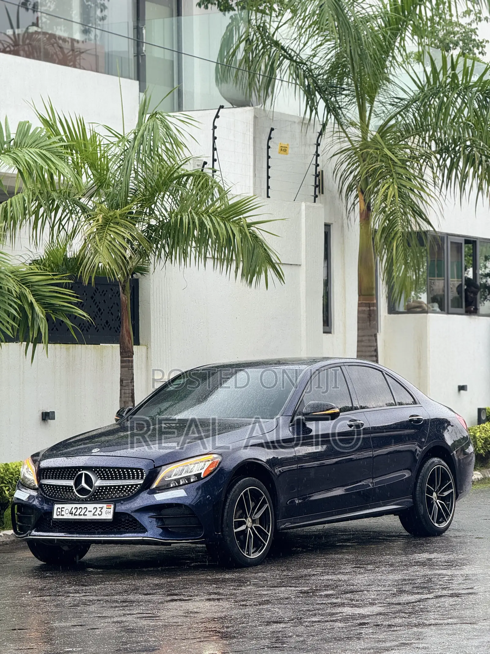 Mercedes-Benz C300 2020 Blue