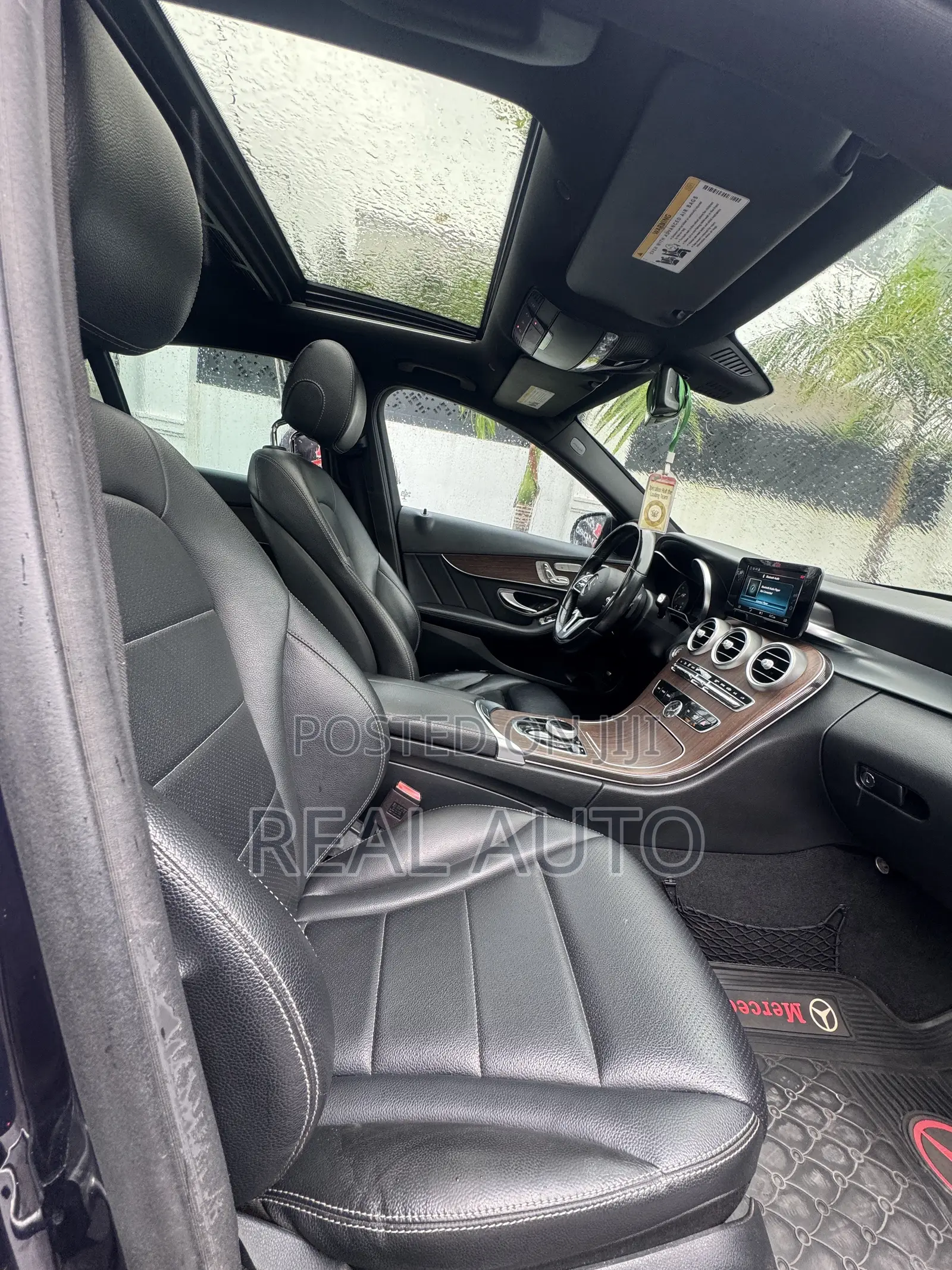 Mercedes-Benz C300 2020 Blue