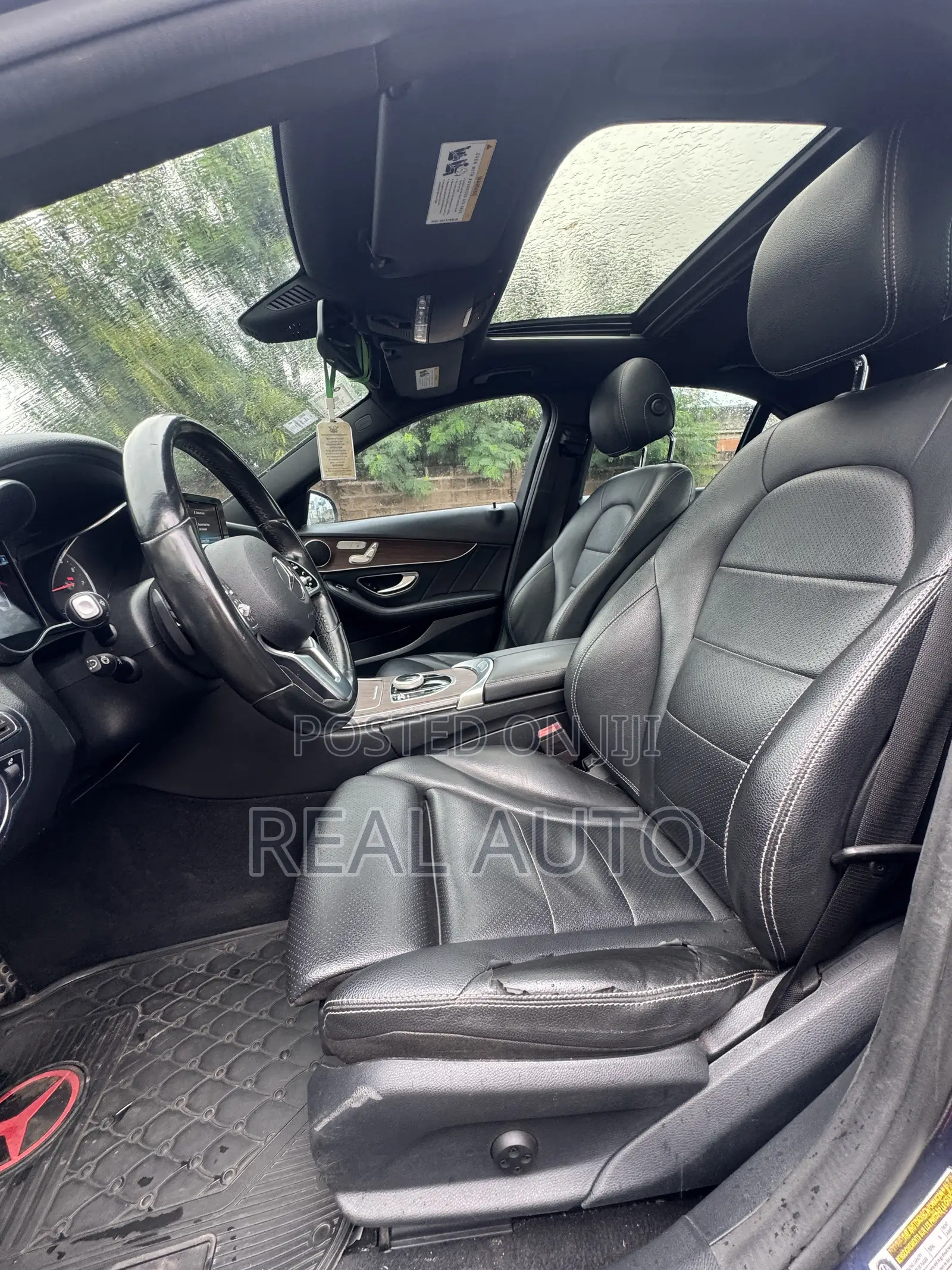 Mercedes-Benz C300 2020 Blue