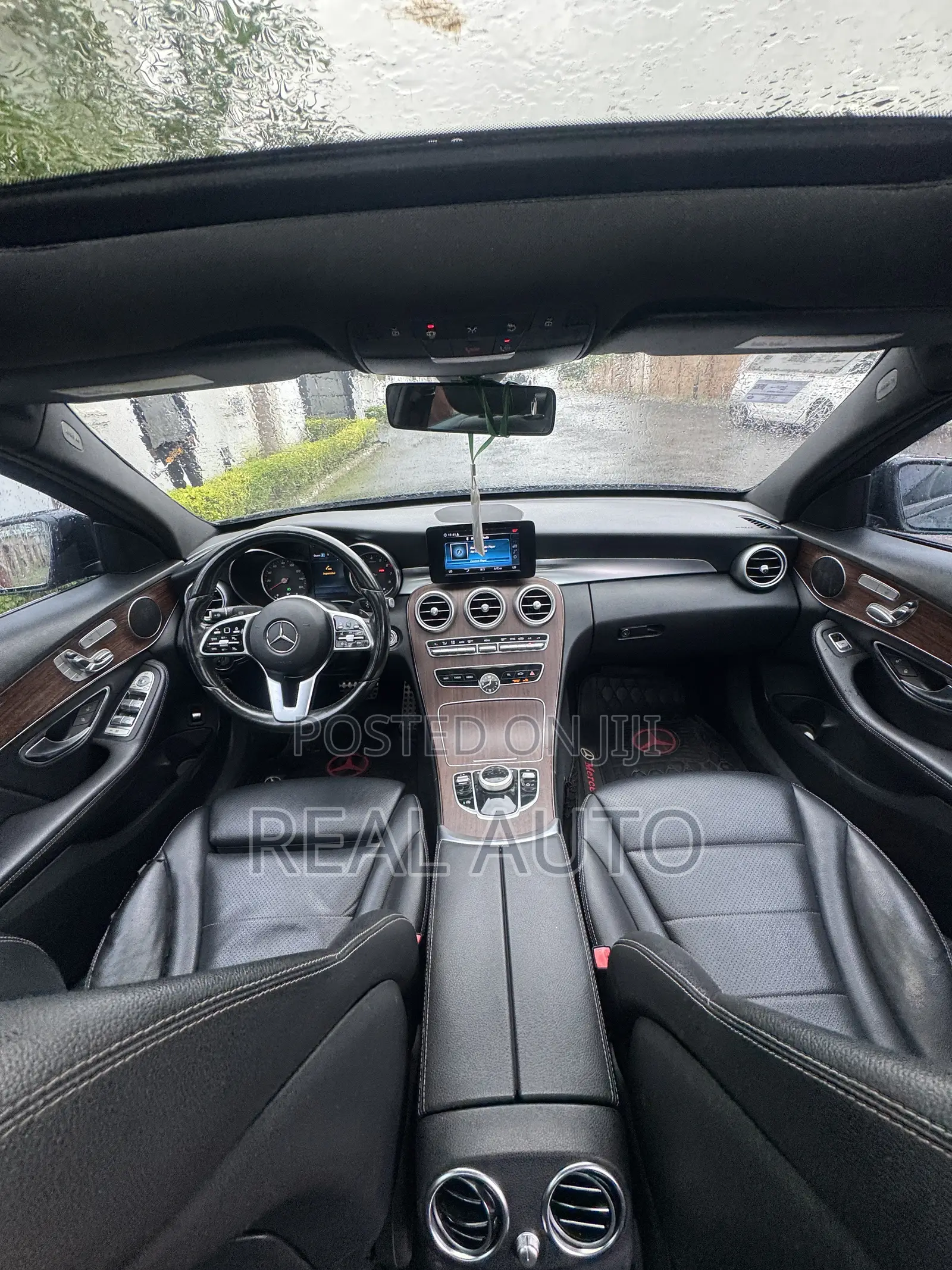 Mercedes-Benz C300 2020 Blue
