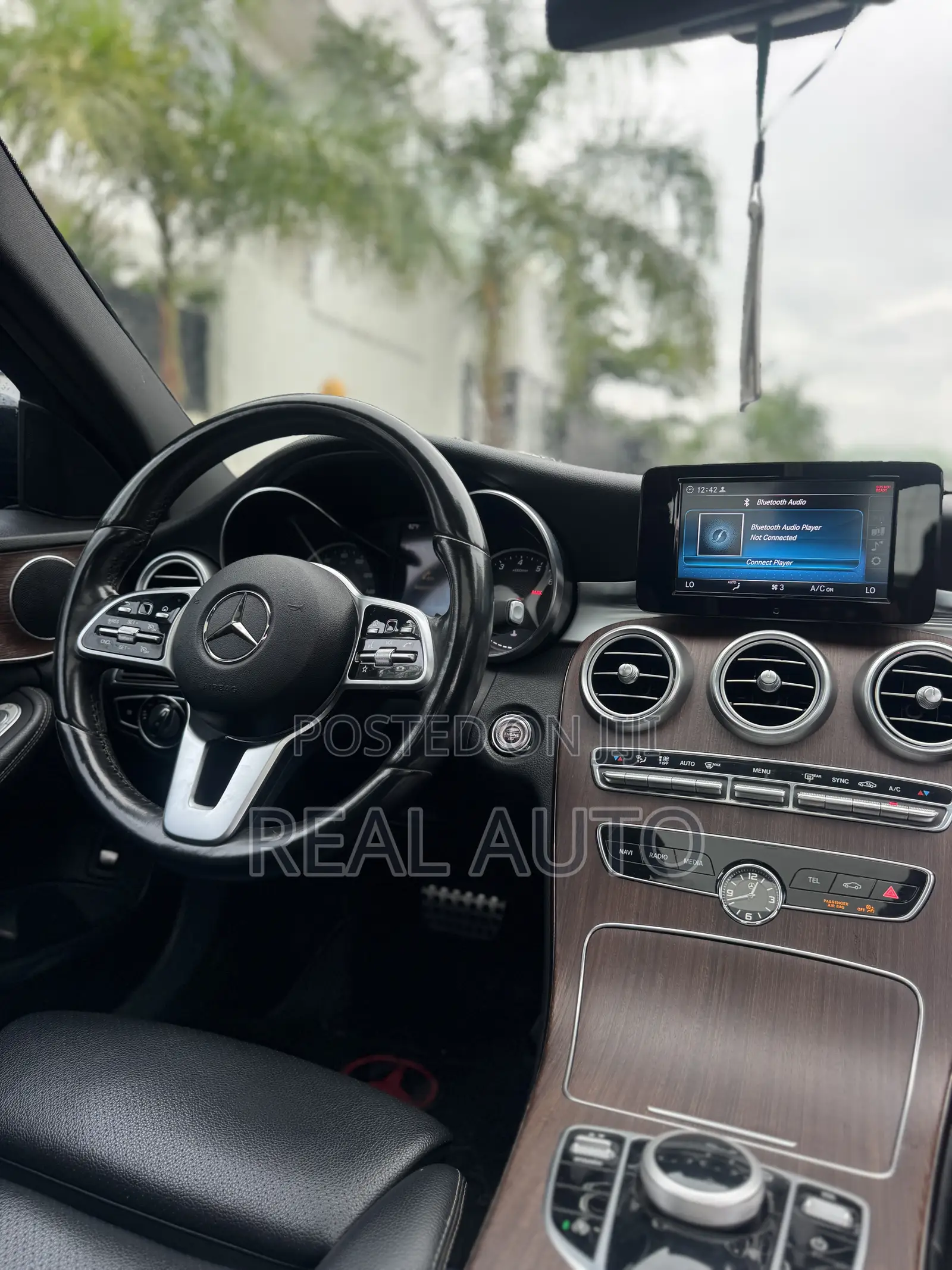 Mercedes-Benz C300 2020 Blue