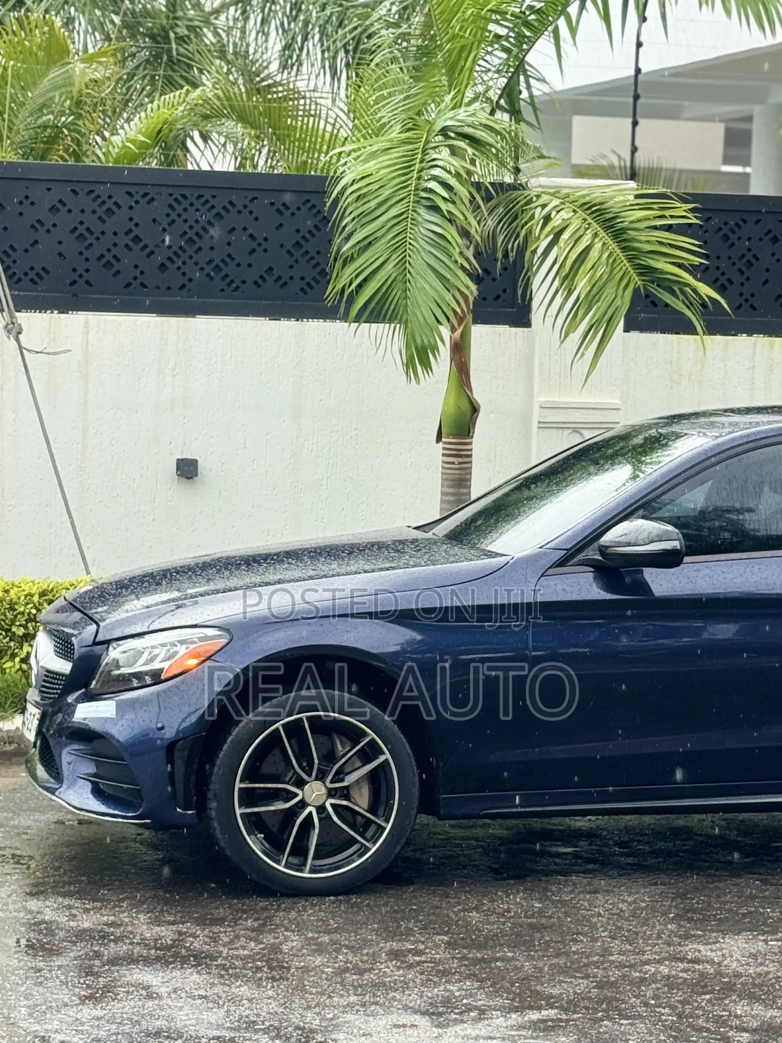 Mercedes-Benz C300 2020 Blue