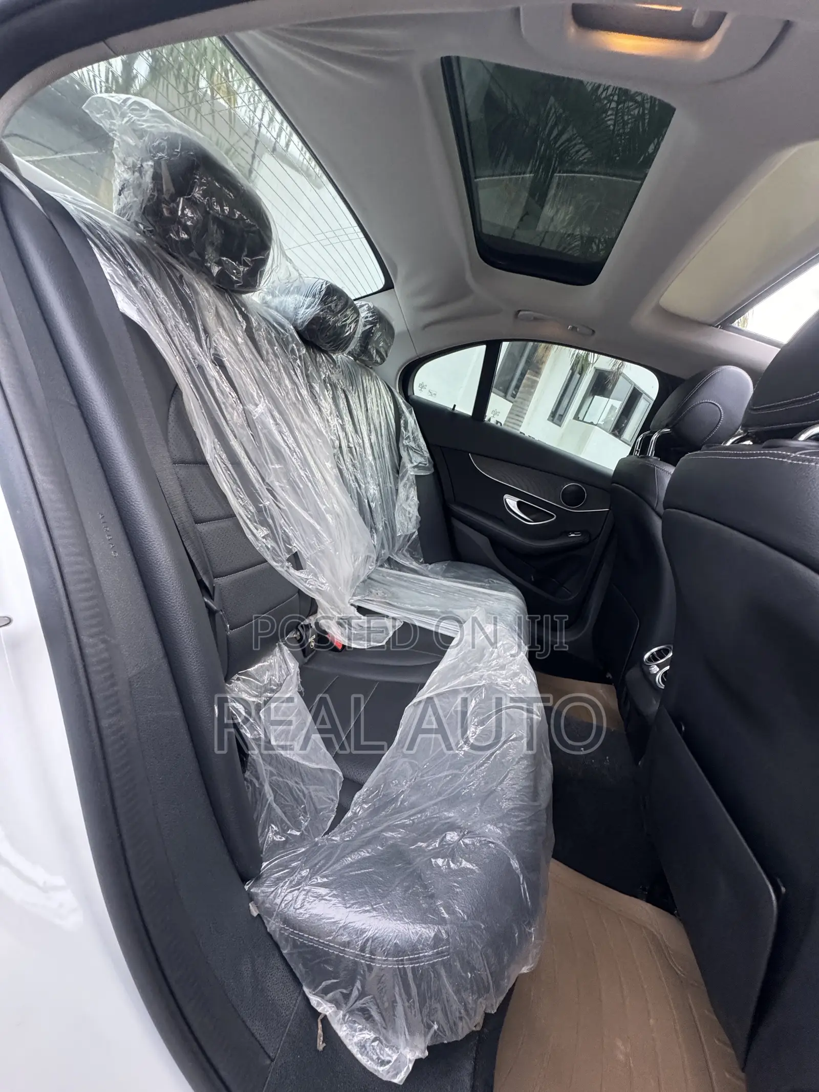 Mercedes-Benz C300 Luxury 4matic Sedan AWD (2.0L 4cyl 7A) 2017 White