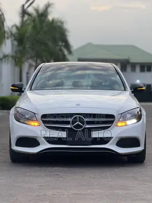 Mercedes-Benz C300 Luxury 4matic Sedan AWD (2.0L 4cyl 7A) 2017 White