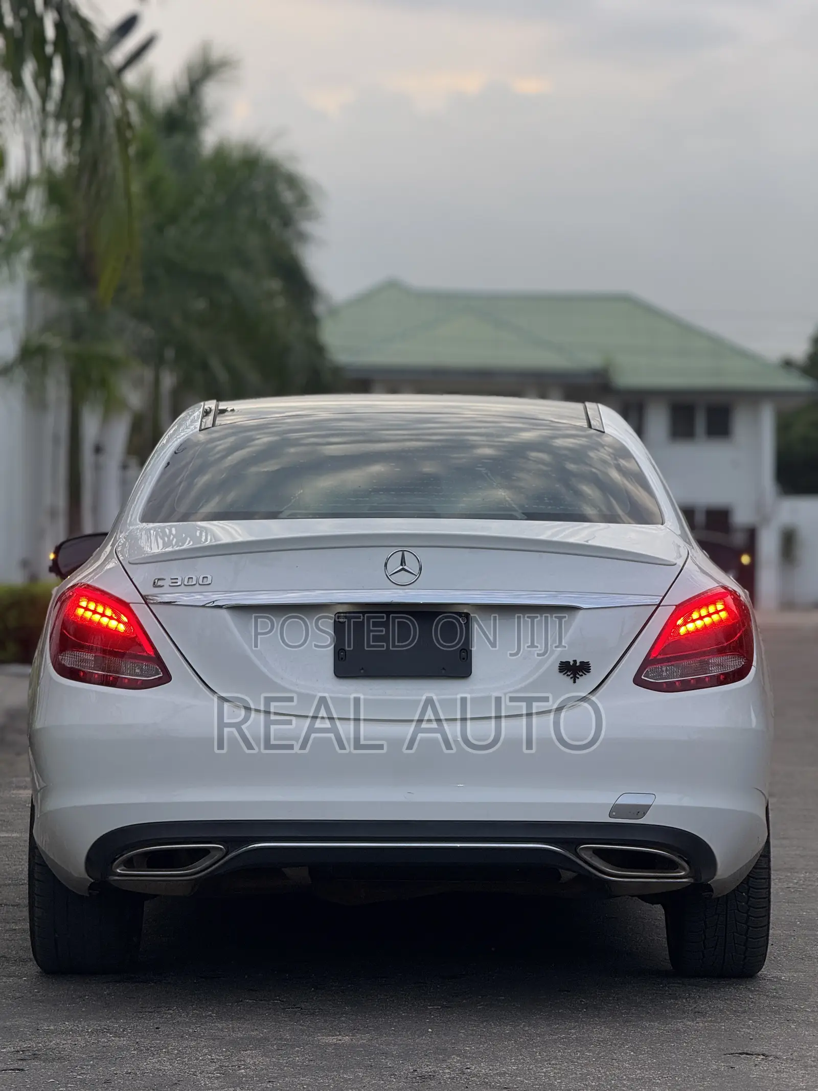 Mercedes-Benz C300 Luxury 4matic Sedan AWD (2.0L 4cyl 7A) 2017 White