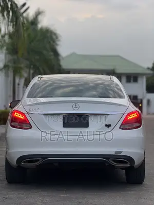 Mercedes-Benz C300 Luxury 4matic Sedan AWD (2.0L 4cyl 7A) 2017 White