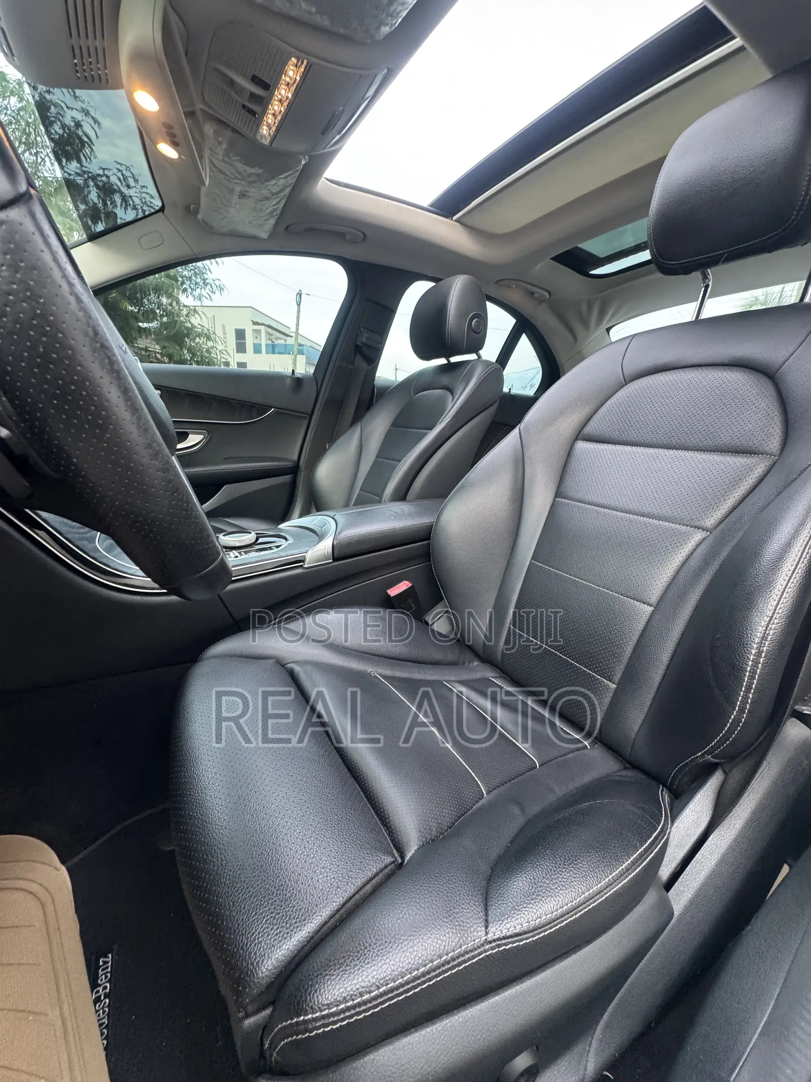 Mercedes-Benz C300 Luxury 4matic Sedan AWD (2.0L 4cyl 7A) 2017 White