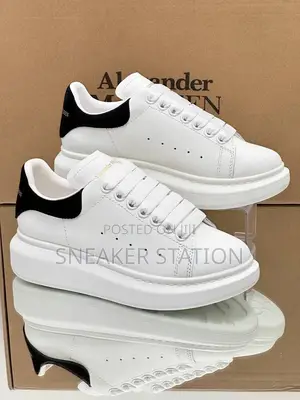 Alexander McQueen White/Black Sneaker