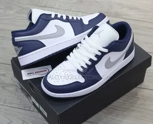 Air Jordan 1 Midnight Navy