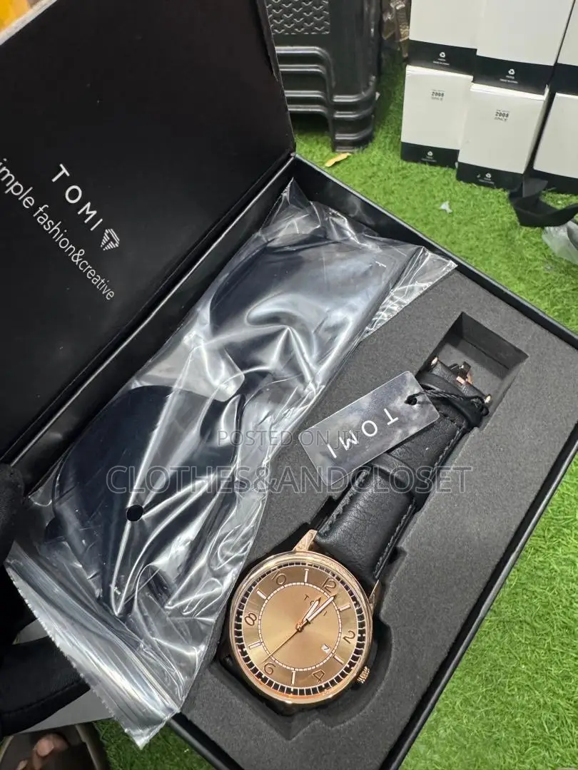 This Tomi Men's Wristwatch Set Features a Watch and Glasses