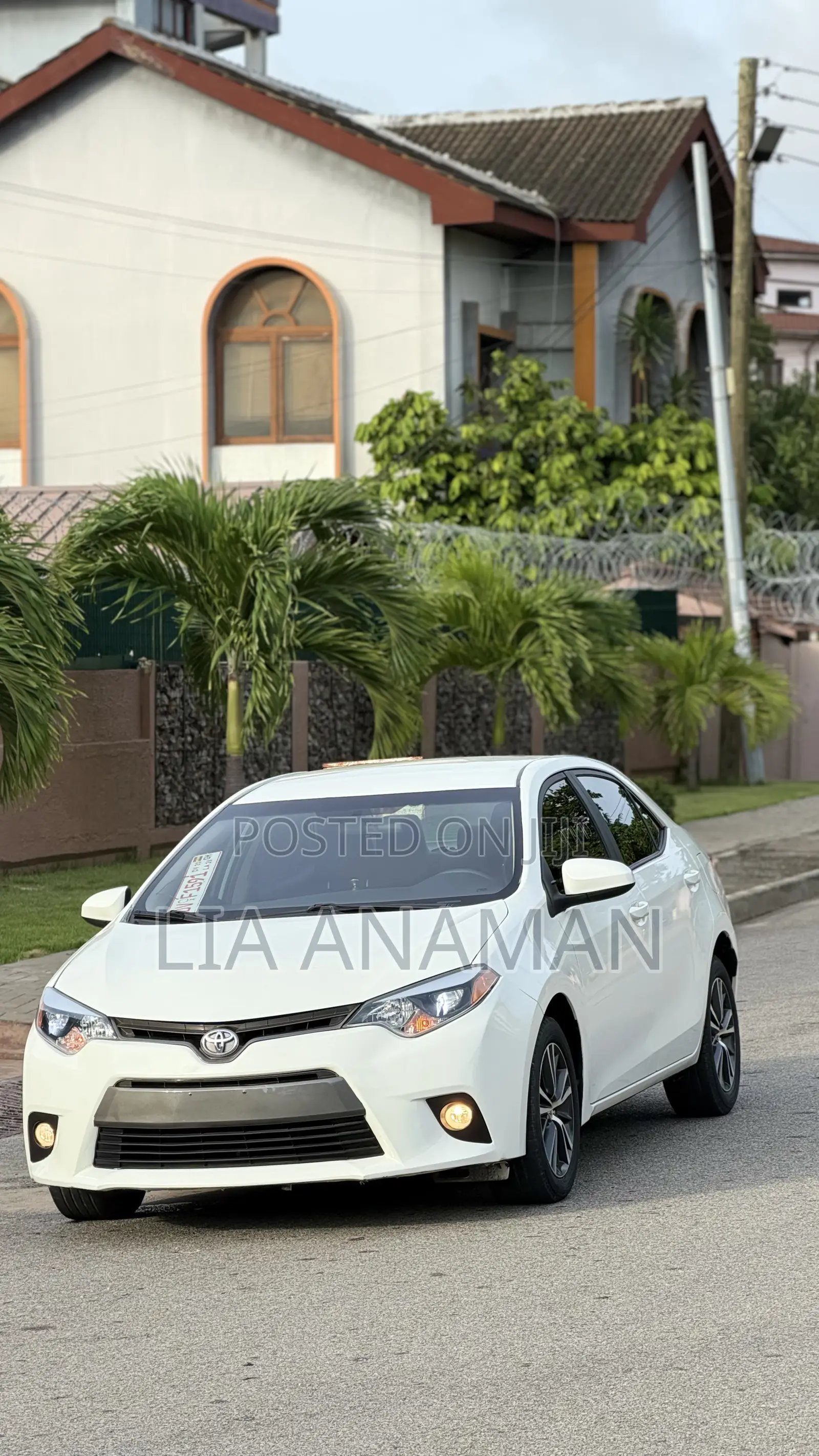 Toyota Corolla LE Eco 4dr Sedan (1.8L 4cyl CVT) 2016 White