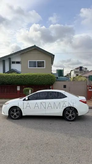 Toyota Corolla LE Eco 4dr Sedan (1.8L 4cyl CVT) 2016 White