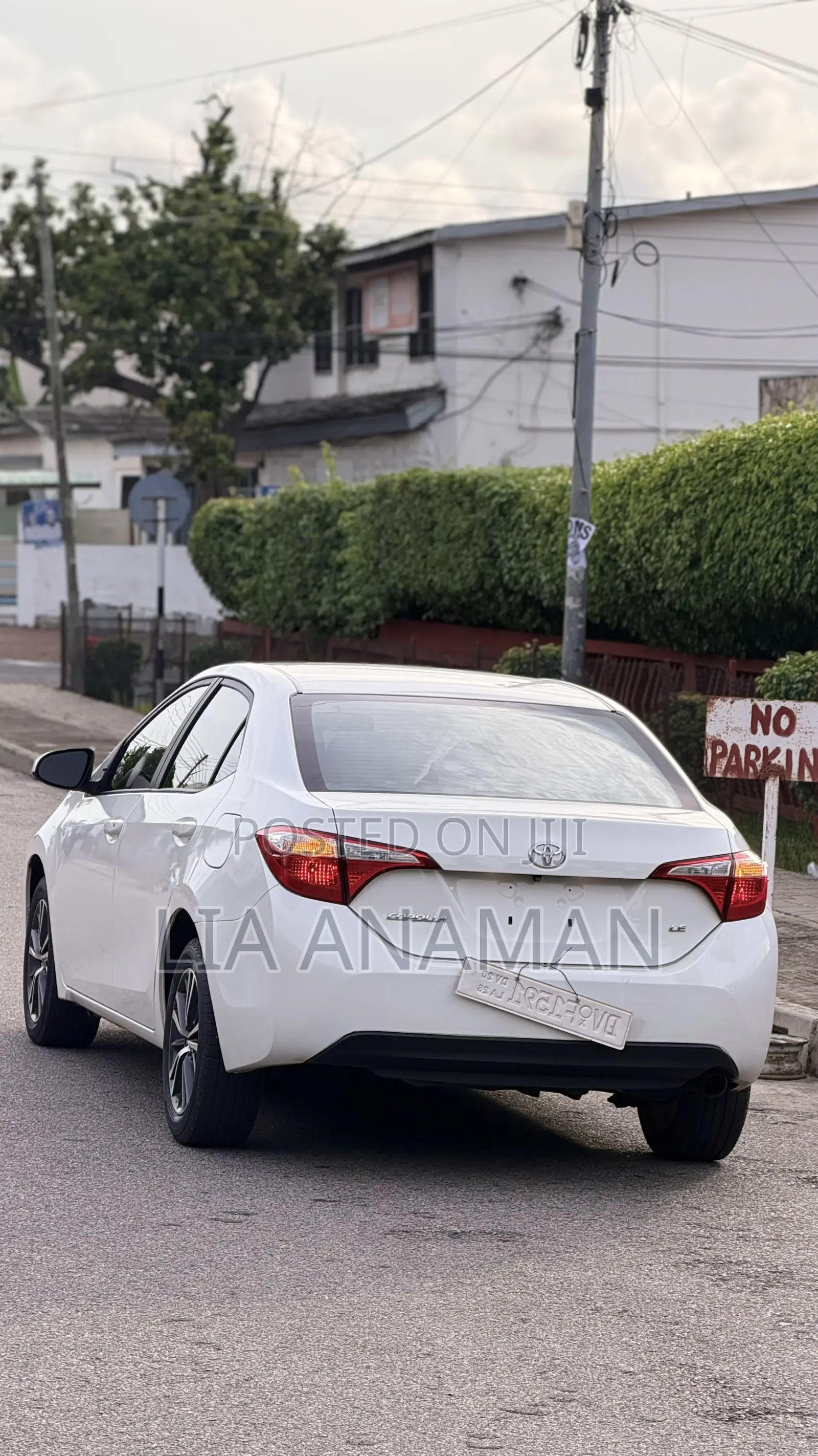 Toyota Corolla LE Eco 4dr Sedan (1.8L 4cyl CVT) 2016 White