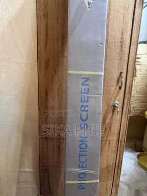 Projection Screen 200x200 Tripod
