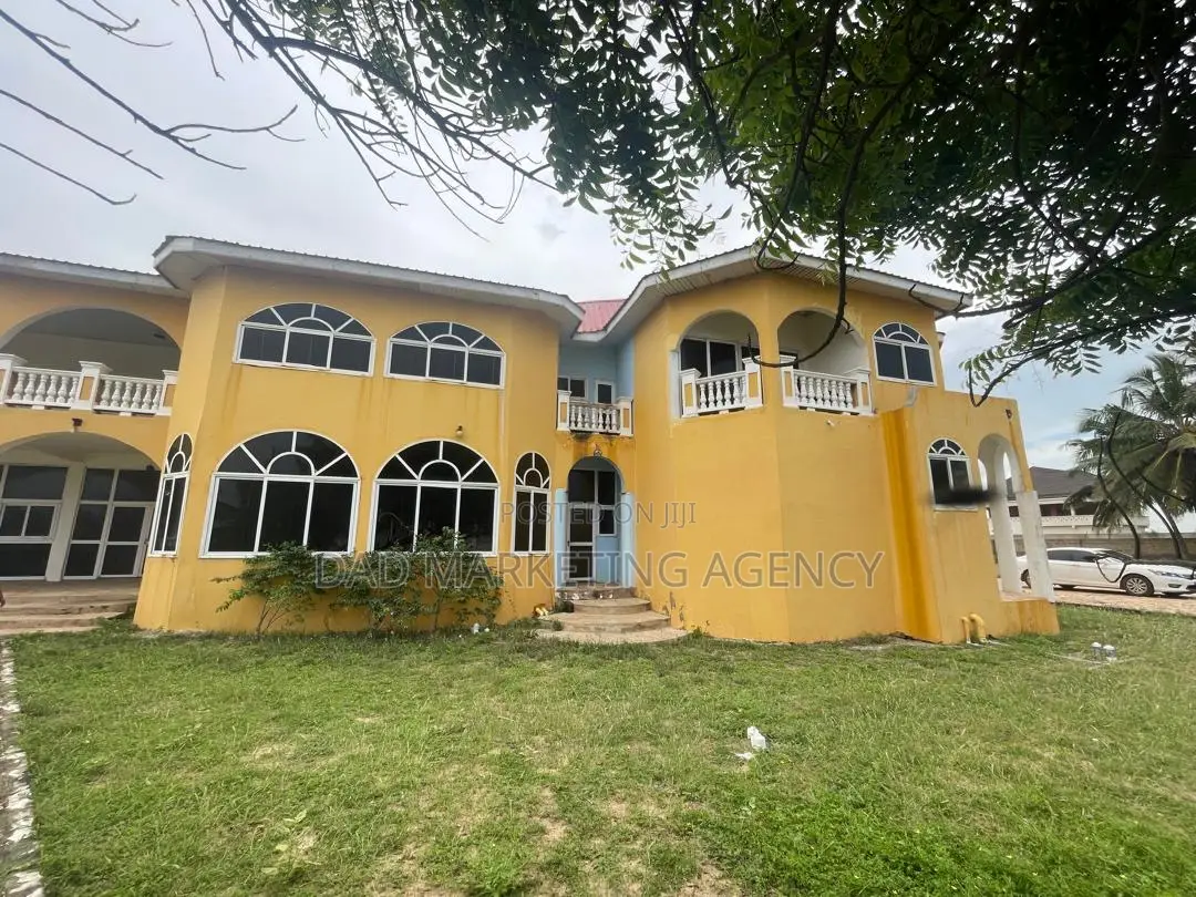 10bdrm Villa in Beachfront Resort for sale