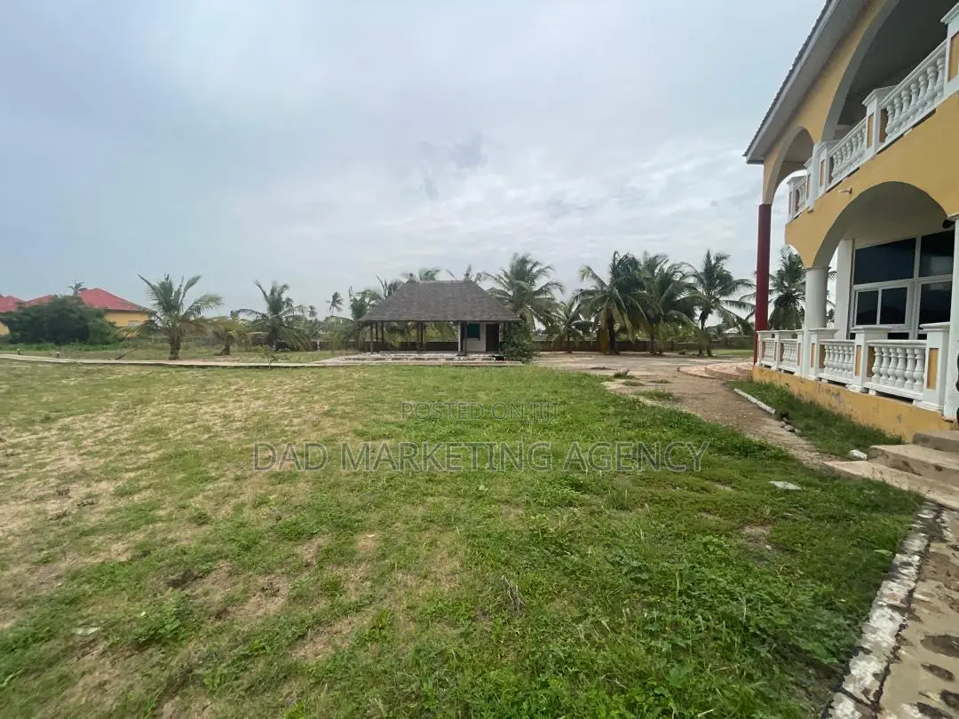 10bdrm Villa in Beachfront Resort for sale