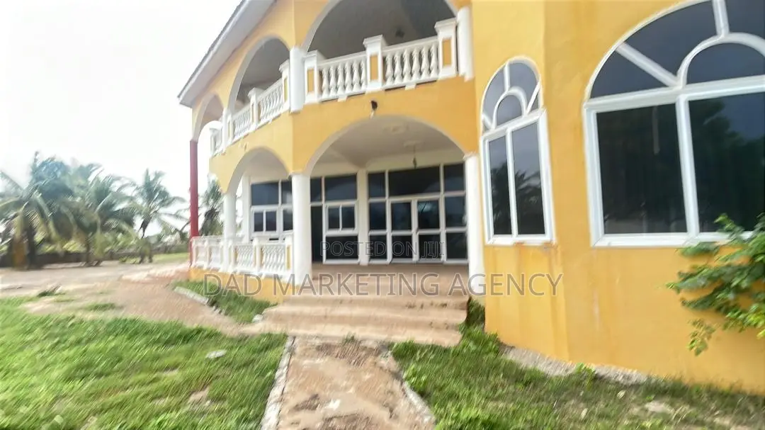10bdrm Villa in Beachfront Resort for sale